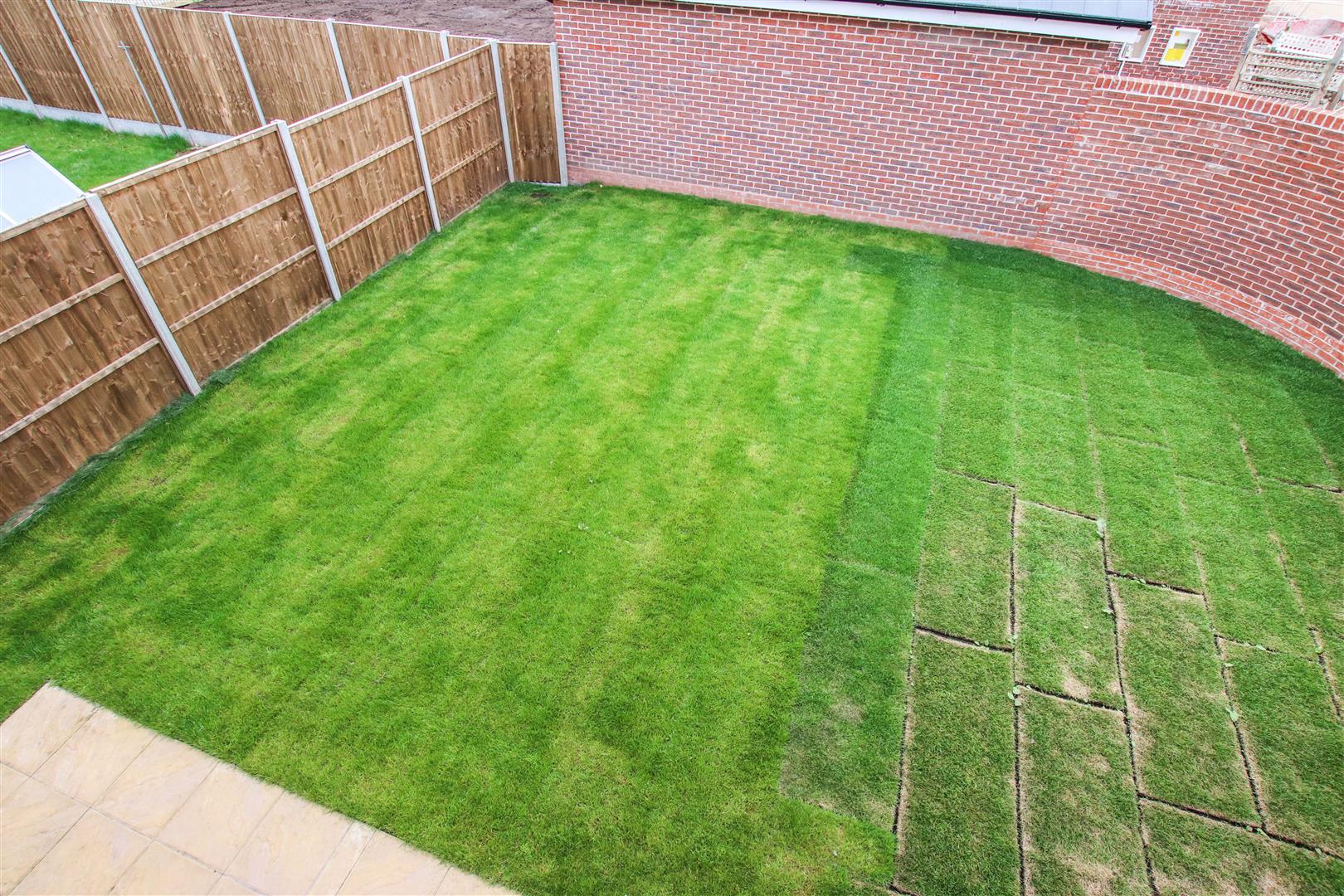 ENCLOSED REAR GARDEN